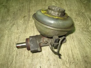  Цилиндр тормозной главный Audi 100 C3 Арт 68-152, вид 1