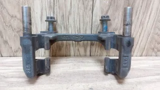  Скоба суппорта заднего Mazda 3 BK Арт G16272_2, вид 1