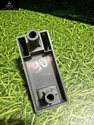 82291102 вешалка для одежды Renault T-Series Trucks Арт 15840, вид 3