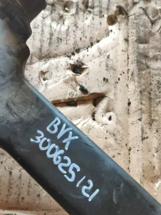 06F129723B Кронштейн впускного коллектора Volkswagen Passat B6 Арт 96928936, вид 4