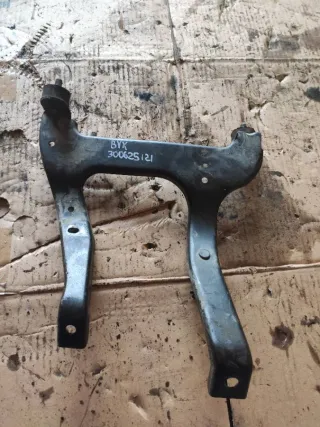 06F129723B Кронштейн впускного коллектора Volkswagen Passat B6 Арт 96928936, вид 2