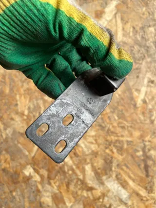 7C0827558 Направляющая задней распашной двери Volkswagen Crafter 2 Арт 97066657, вид 1