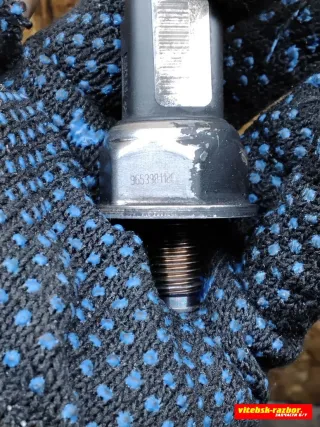 9653981180 Датчик давления топлива Citroen Berlingo 1 restailing 1.6л TDCI Арт 97158352, вид 4