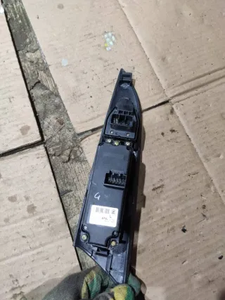  Блок управления стеклоподъемниками Mazda 3 BK Арт 97220269, вид 3