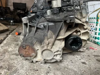 6M5R7002YC КПП механическая (МКПП) 5-ступенчатая Mazda 3 BK 1.6л Арт 8021, вид 4