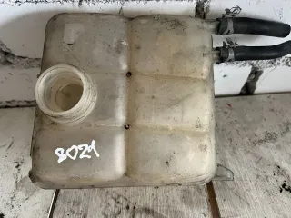 3M5H8K218 Расширительный бачок Mazda 3 BK Арт 80211, вид 1