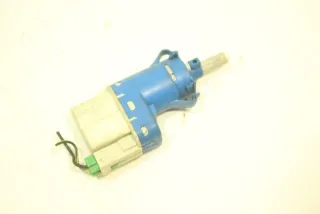  Выключатель концевой (концевик) Mazda 3 BK Арт 98161900, вид 2