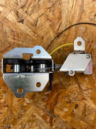 7L0827506E Замок стекла двери багажника Volkswagen Touareg 1 Арт 98759477, вид 3