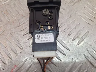03750330,BP4K664H0 Кнопка аварийной сигнализации Mazda 3 BK Арт 26358, вид 4