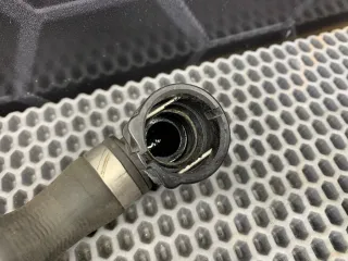 A2055013984 Патрубок расширительного бачка Mercedes C W205 Арт 99777894, вид 3