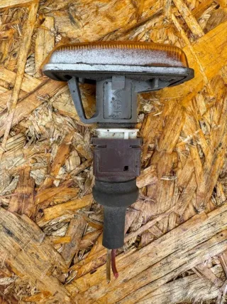 0191081 Повторитель передний левый Citroen Xantia Арт 99946104, вид 3