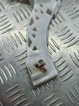  Кронштейн крепления бампера переднего Mazda 3 BK Арт 100122408, вид 3