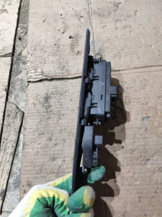  Блок управления стеклоподъемниками Mazda 3 BK Арт 100132114, вид 2