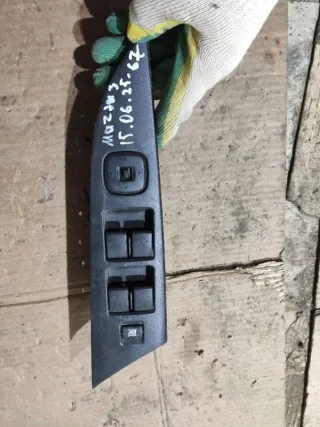  Блок управления стеклоподъемниками Mazda 3 BK Арт 100132114, вид 1