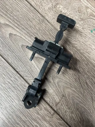  Ограничитель двери Citroen DS7 Crossback Арт 100181593, вид 1