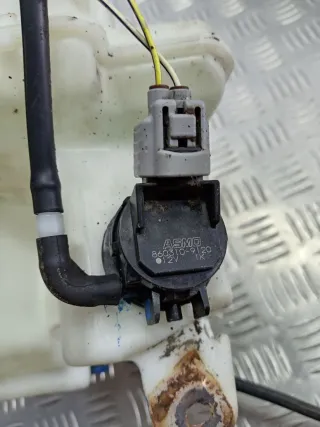 8603109120 Насос (моторчик) омывателя стекла Mazda 3 BK Арт 100189966, вид 1