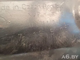 5E0821142 Кронштейн крепления крыла переднего правого Skoda Octavia A7 Арт 100198540, вид 3