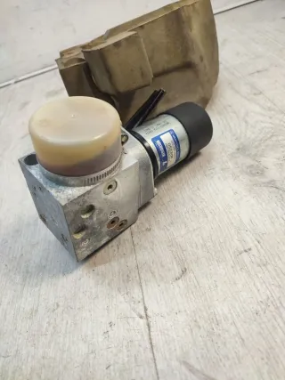 2208000048 Моторчик (насос) подъема крышки багажника (3-5 двери) Mercedes S W220 Арт 101197644, вид 5