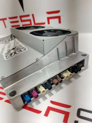 1501953-00-A,1655000-00-G Блок управления автопилотом Tesla model X Арт 99452109, вид 2