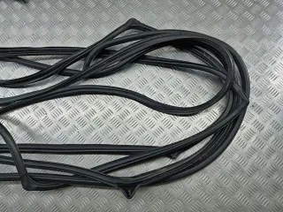  Уплотнитель двери задней левой Mazda 3 BK Арт 101357415, вид 2