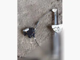  Стеклоподъемник электрический передний левый Mazda 3 BK Арт 110109076, вид 2