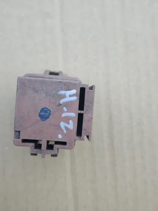  Реле вентилятора Citroen C5 2 Арт 101646412, вид 3