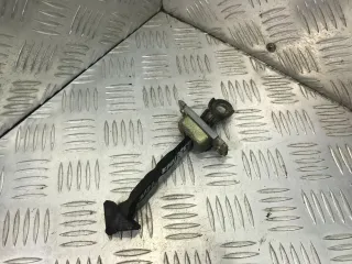  Ограничитель открывания двери передней Mazda 3 BK Арт 3121F1411859, вид 4