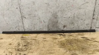  Молдинг стекла двери задней левой наружный Volkswagen Touareg 1 Арт 101791255, вид 4