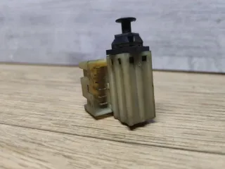 04671336 Датчик педали тормоза (лягушка) Chrysler Neon 1 Арт 101966533, вид 1