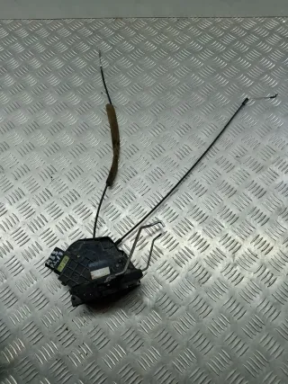  Замок двери передней левой Mazda 3 BK Арт 101968844, вид 1