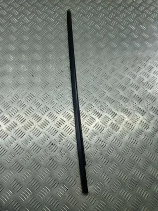  Молдинг стекла двери передней левой наружный Mazda 3 BK Арт 101968847, вид 1