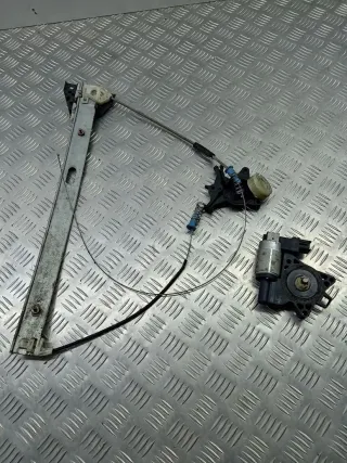  Стеклоподъемник электрический передний левый Mazda 3 BK Арт 101968849, вид 1