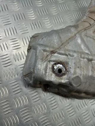  Защита (экран) выпускного коллектора Mazda 3 BK 2.0л Арт 102064998, вид 2