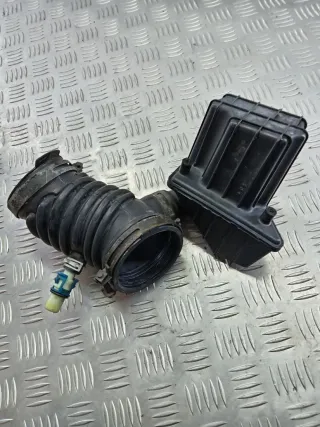  Патрубок воздушного фильтра Mazda 3 BK Арт 102065406, вид 4