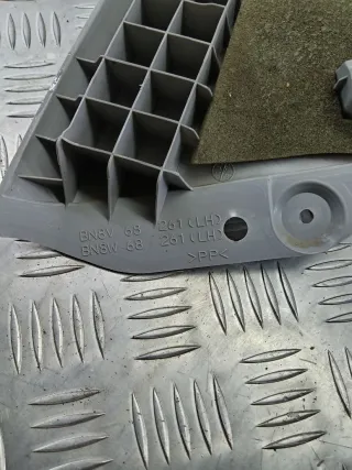 BN8V68261 Обшивка стойки задней левой (накладка) Mazda 3 BK Арт 102266608, вид 3