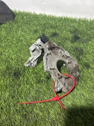 9817304180 Крепление ТНВД Peugeot 5008 2 1.5л Арт 5507596, вид 1