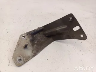 5P0821136 Кронштейн крепления крыла переднего правого Seat Toledo 3 Арт 102389471, вид 3