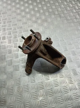  Кулак поворотный передний левый Mazda 3 BK Арт 102404288, вид 1