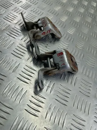  Петля двери передней правой Mazda 3 BK Арт 102580298, вид 1