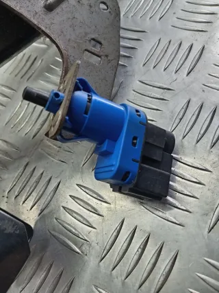  Датчик педали тормоза (лягушка) Mazda 3 BK Арт 102580425, вид 3