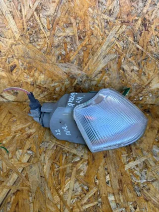  Поворотник правый Citroen Xantia Арт 102582172, вид 1