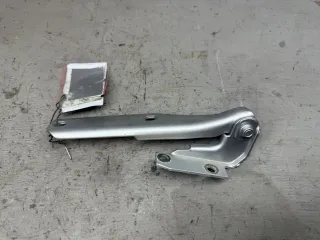 4B0823301D Петля капота левая Audi A6 C5 (S6,RS6) Арт 102703539, вид 1