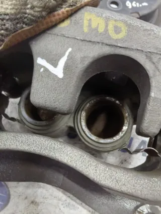  Суппорт тормозной передний левый Subaru Outback 5 Арт 102915842, вид 9