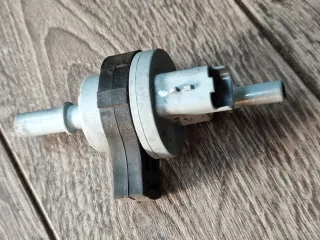  Клапан вентиляции топливного бака Citroen C3 3 Арт 103086359, вид 1