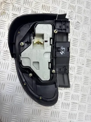  Фонарь задний правый Mazda 121 2 Арт 103098108, вид 2