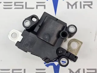 1089334-01,1089334-02,1496221-01,1500620-01 контактор высоковольтной батареи Tesla model 3 Арт 34946, вид 3