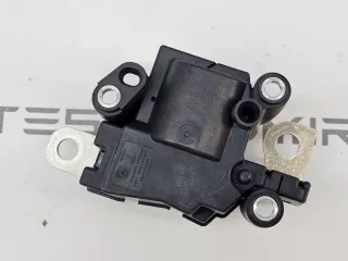 1089334-01,1089334-02,1496221-01,1500620-01 контактор высоковольтной батареи Tesla model Y Арт 34945_1, вид 3