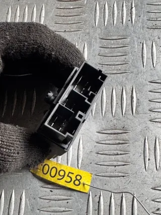 913004701 Блок управления ремнем безопасности BMW 3 E90/E91/E92/E93 Арт 00958, вид 2