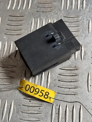 913004701 Блок управления ремнем безопасности BMW 3 E90/E91/E92/E93 Арт 00958, вид 3