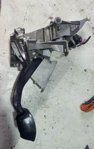 4F1723140B Педаль тормоза Audi A6 C6 (S6,RS6) Арт 103222612, вид 2